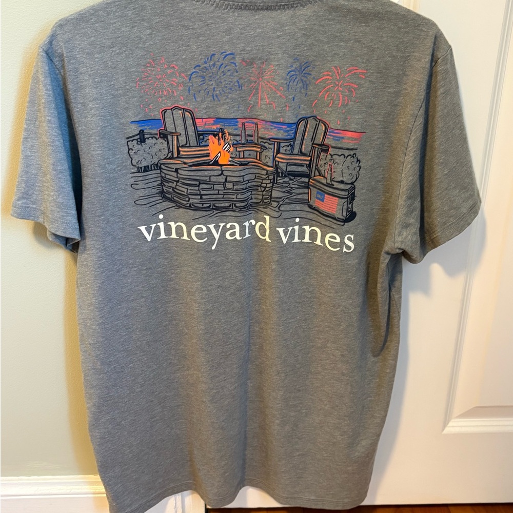 Vineyard Vines Heather Gray Short-Sleeve Tee with Firepit Graphic